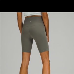 Green lululemon biker shorts 8”